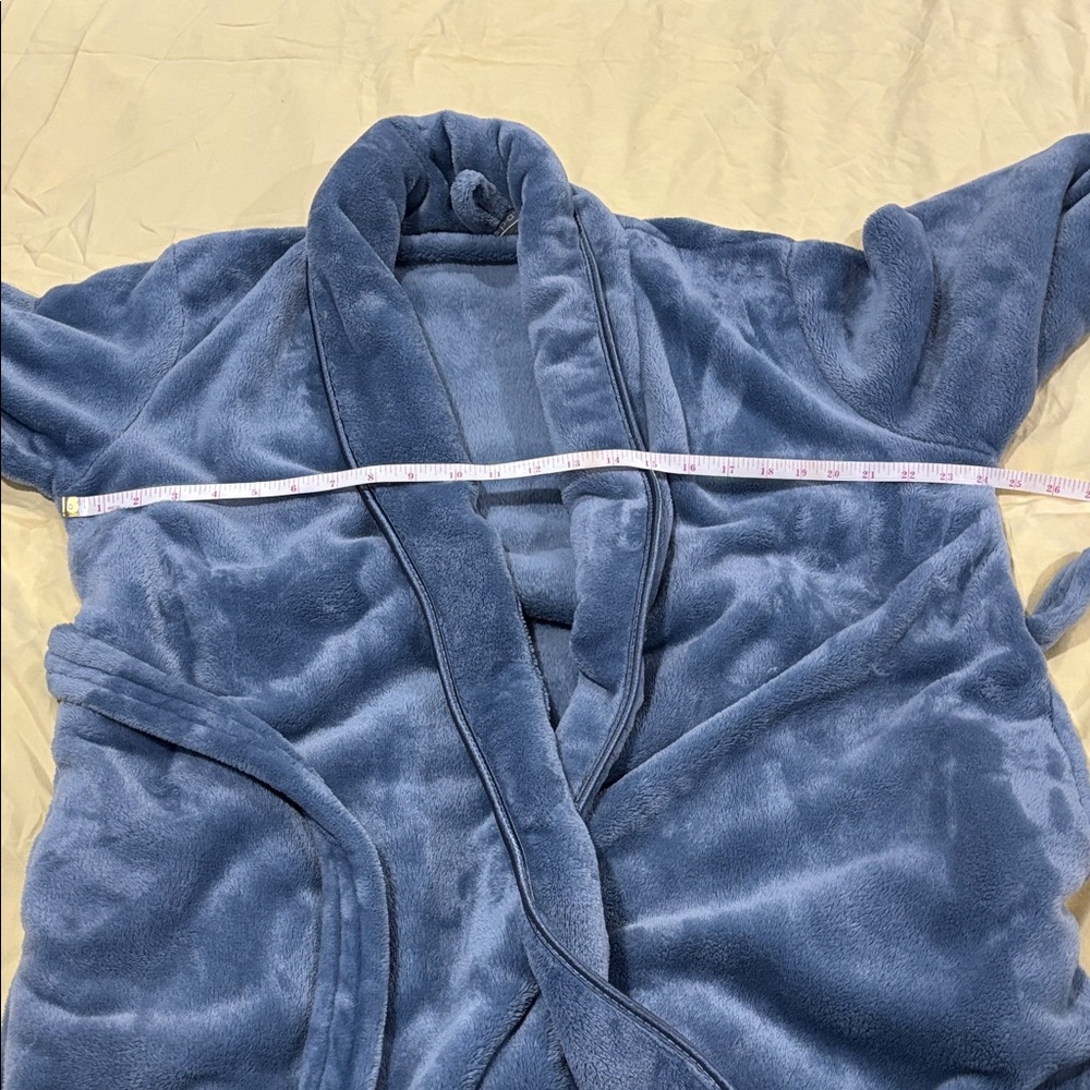 Brookstone Plush Blue Robe - Picture 4 of 7